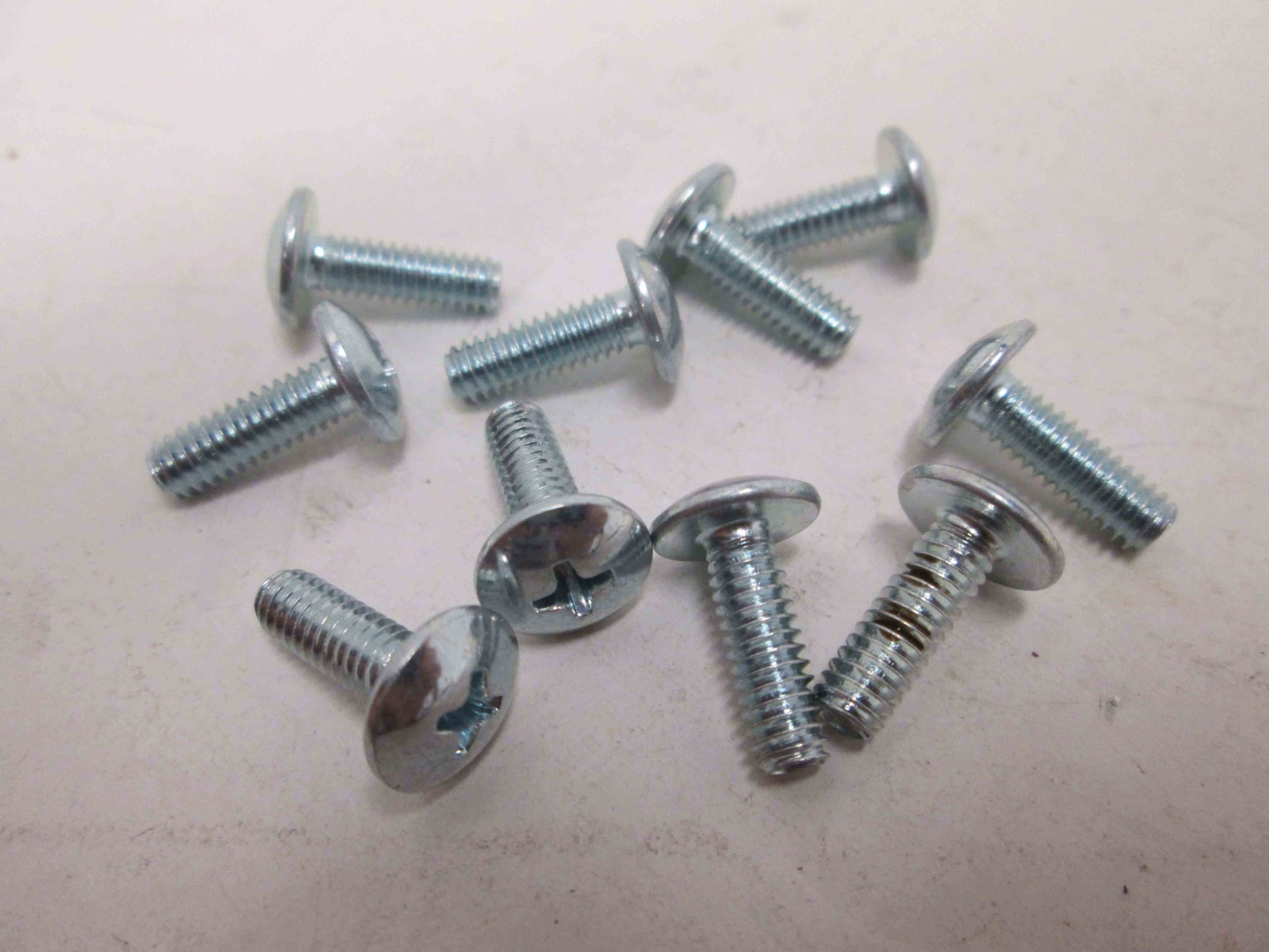 MACH SCREW T HD C.R. (8-32 X 1/2") PK OF 10